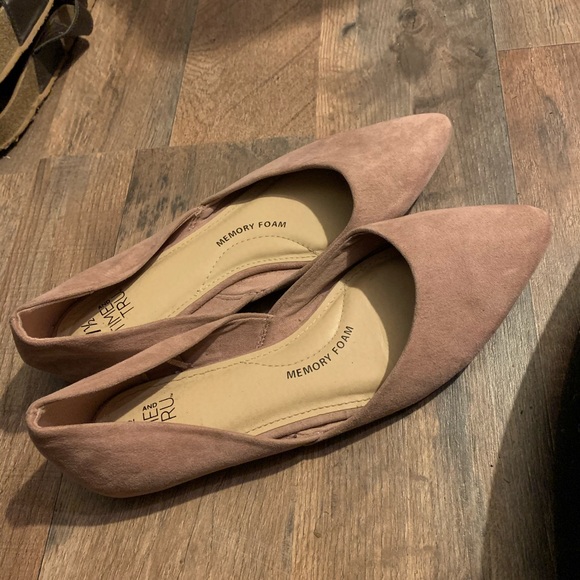 Flats - Picture 2 of 2